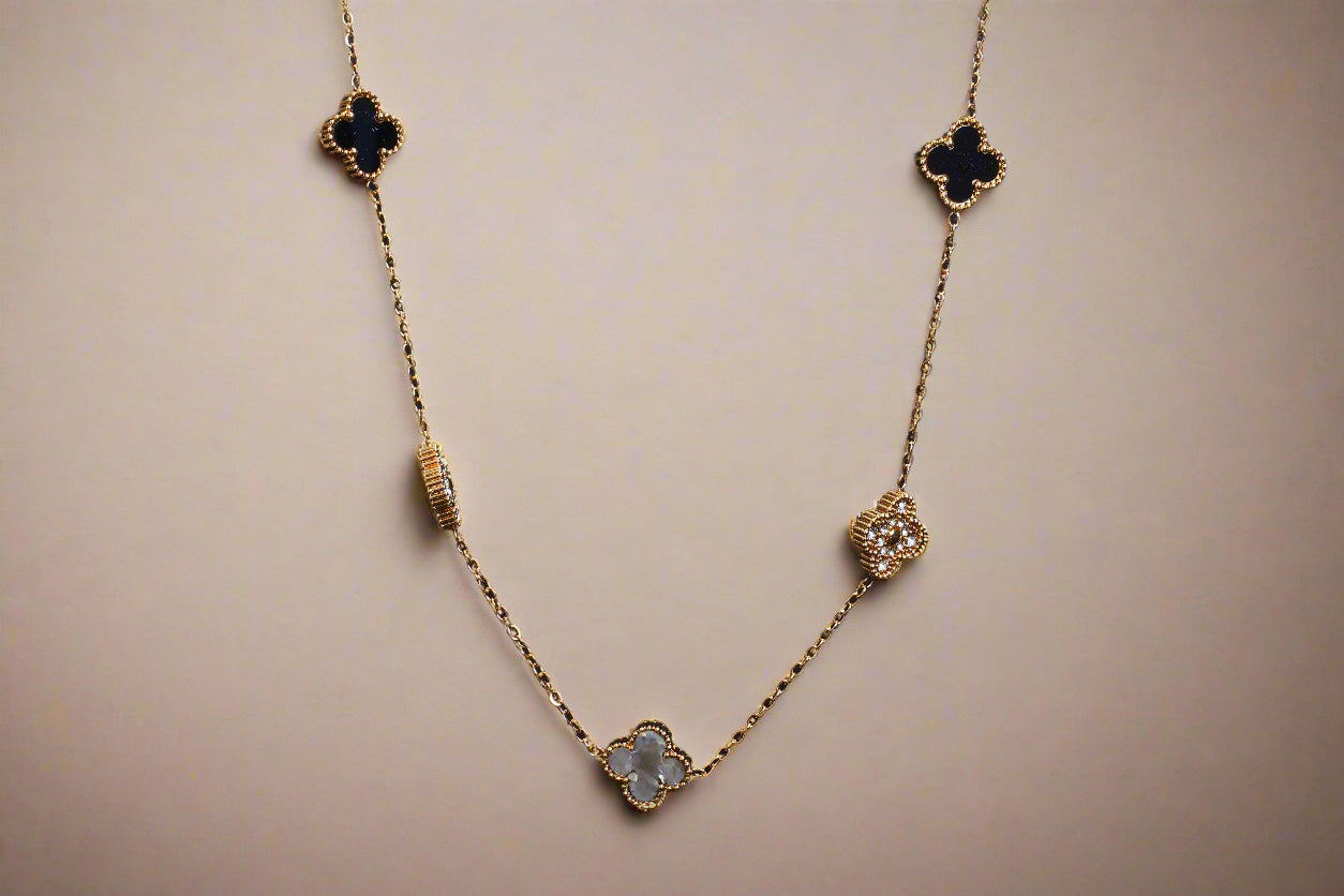 Black grace clover leaf necklace