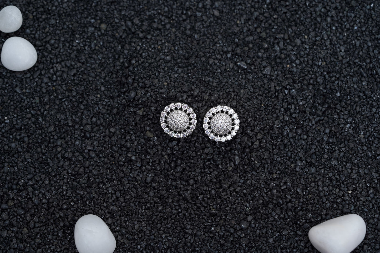 Claret ear studs in american diamonds