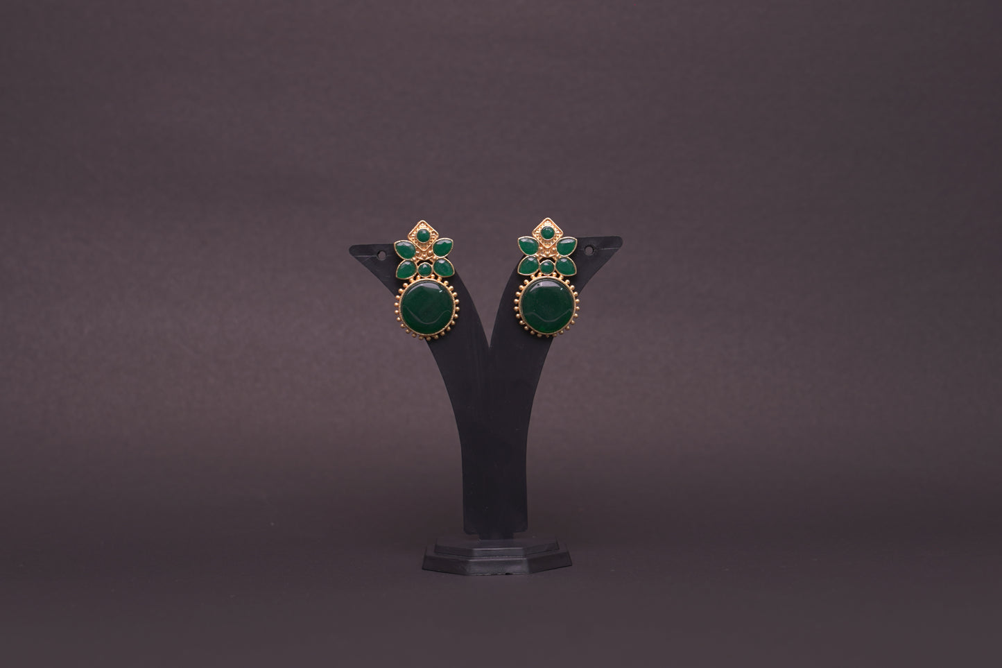 Beautiful green and gold round earrings