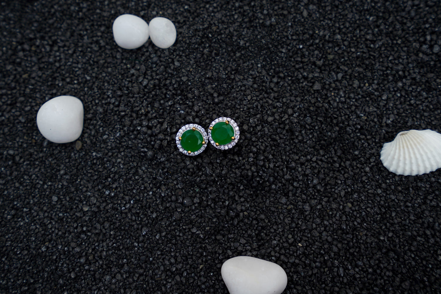 Kaia ear studs in green