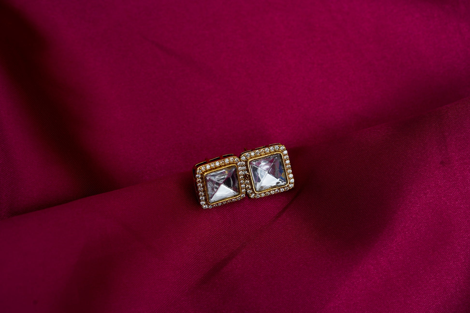 Amyra stone polki ear studs