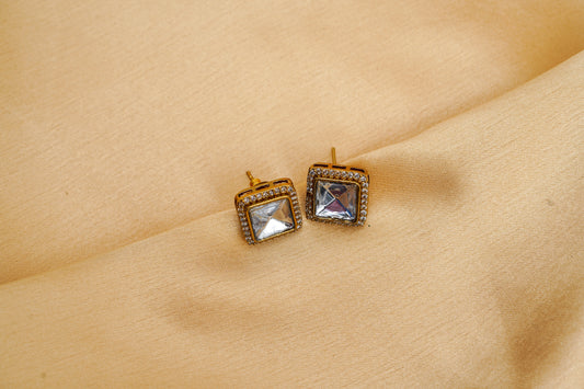 Amyra stone polki ear studs