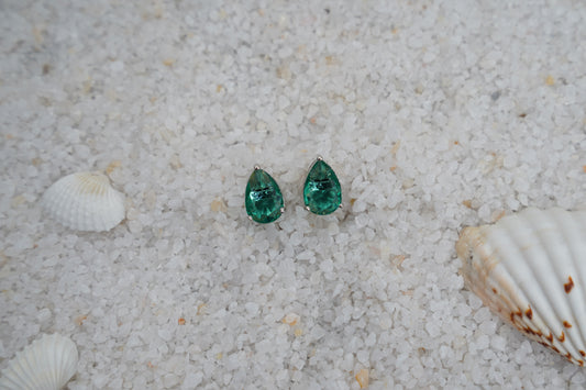 Anabelle teardrop ear studs