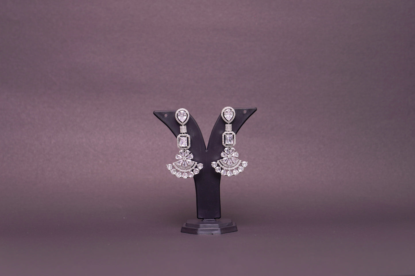 Chandelier earrings with real American diamonds in a glittering finish