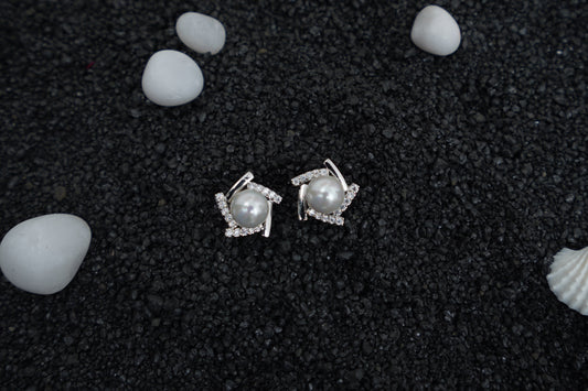 Cosmos pearl AD ear studs