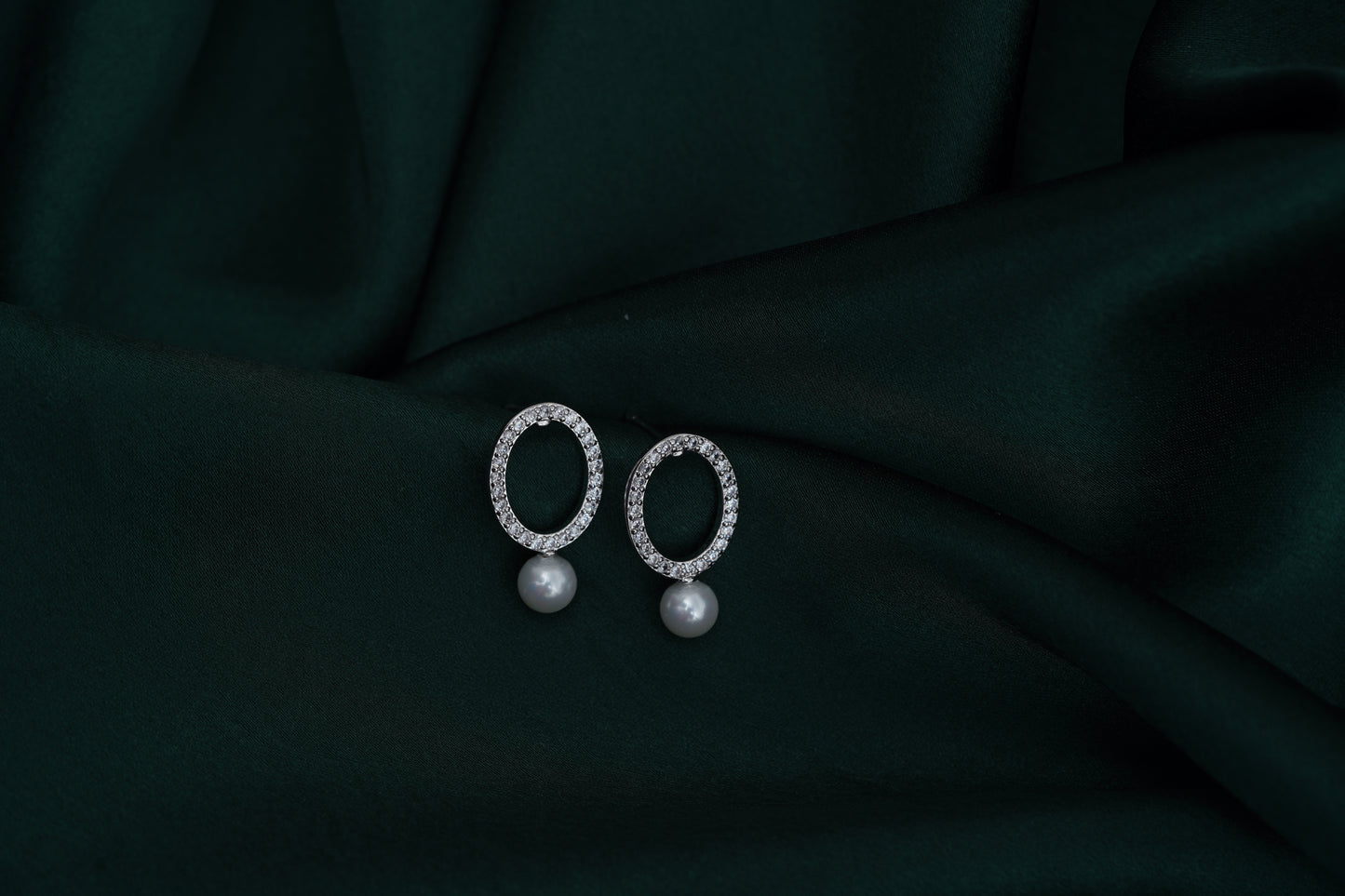 Elira oval AD with pearl earrings