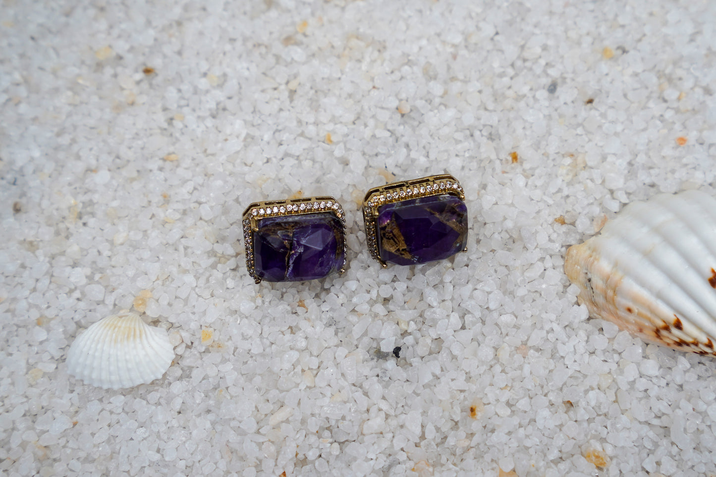 Iris enchanting purple ear studs