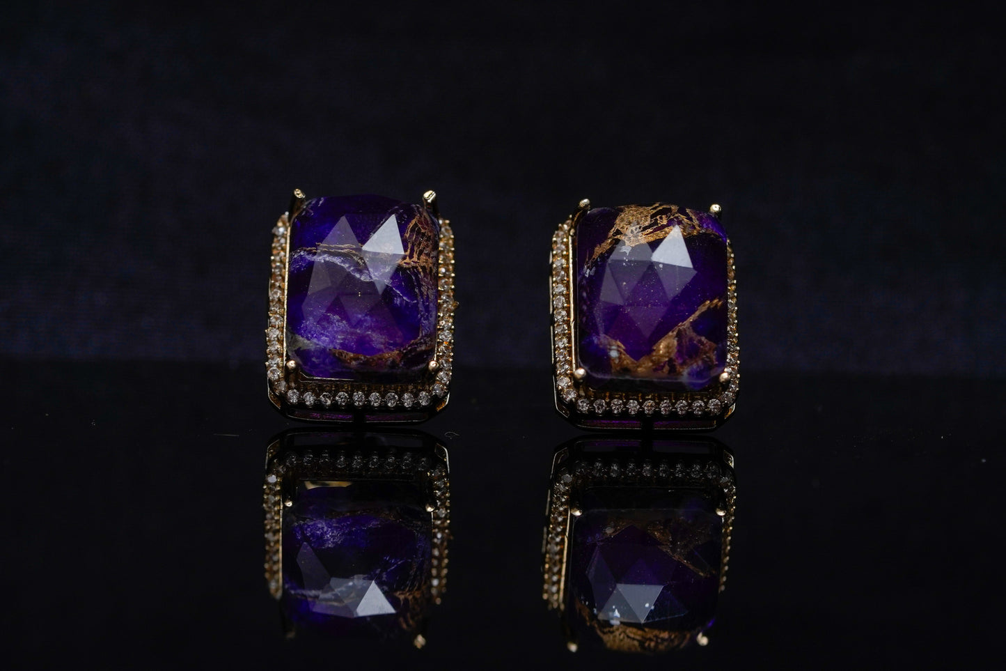 Iris enchanting purple ear studs