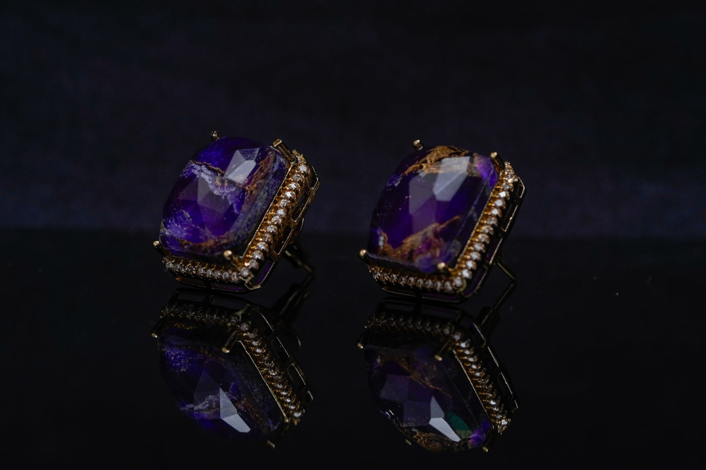 Iris enchanting purple ear studs