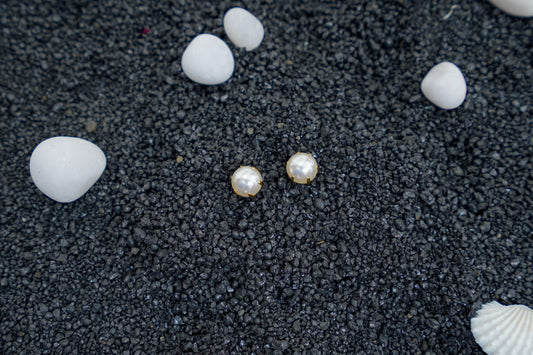 Kaia Pearl Studs