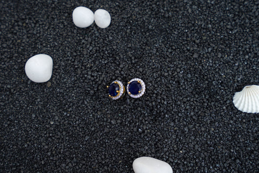 Kaia ear studs in blue