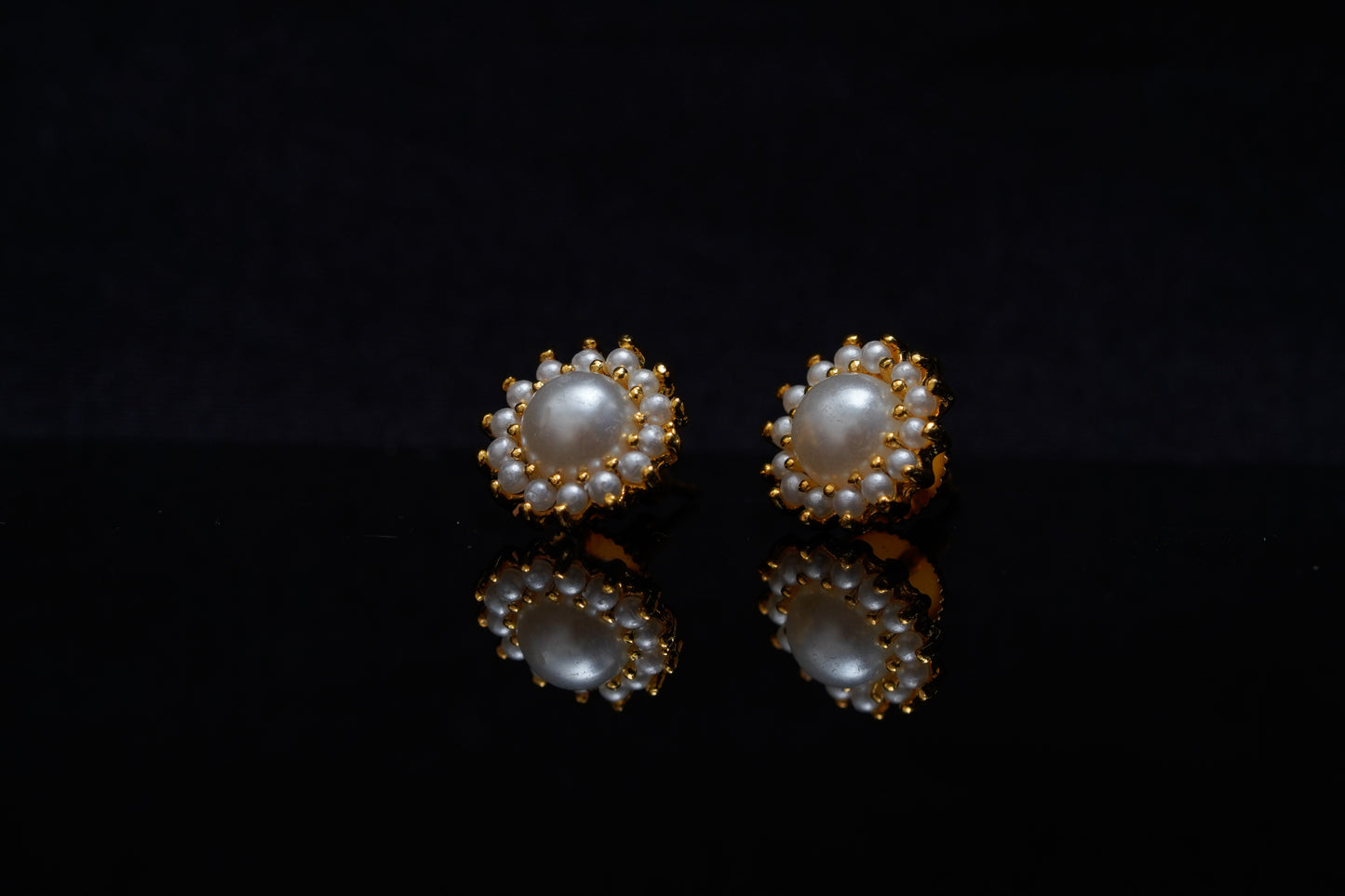 Star flower pearl ear studs