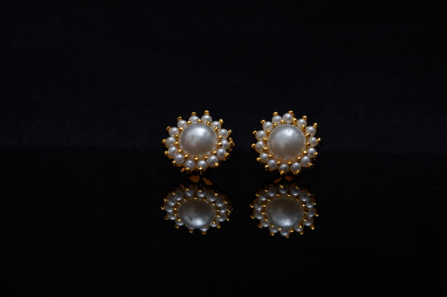 Star flower pearl ear studs