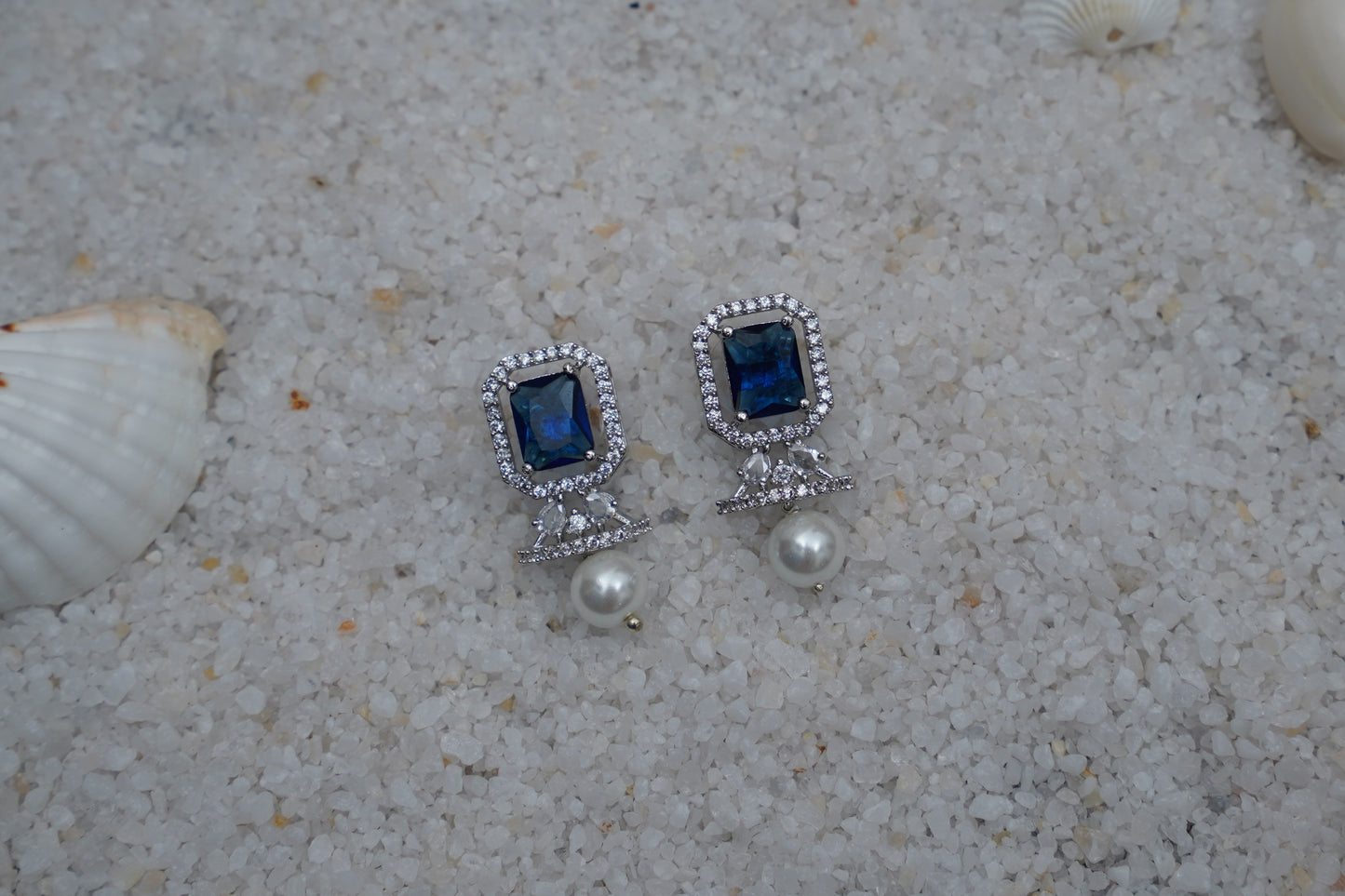 Veloura captivating earrings