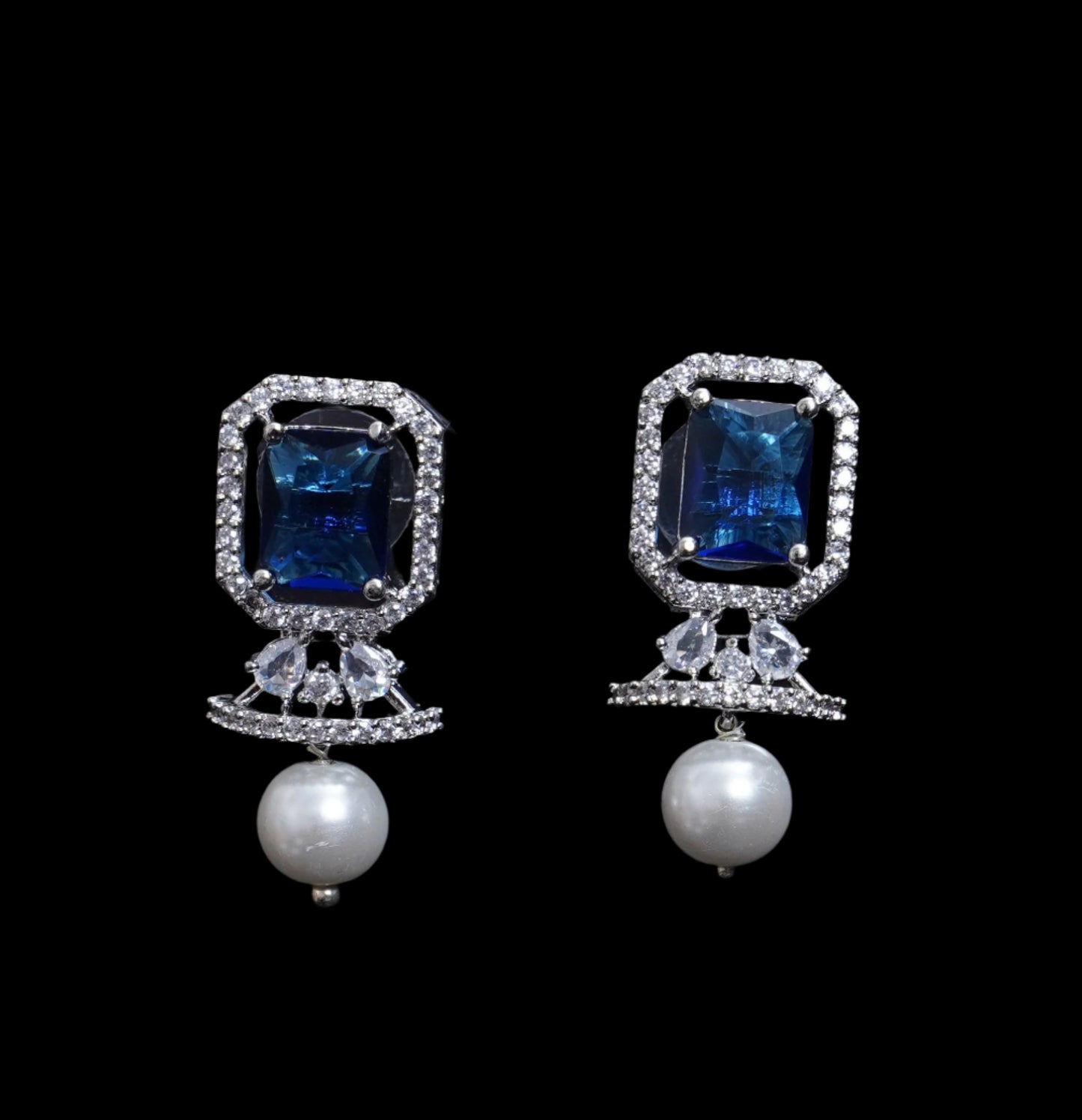 Veloura captivating earrings