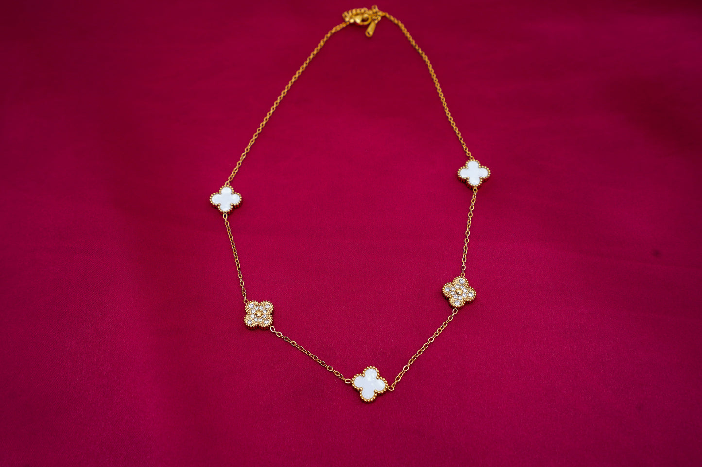 White grace clover leaf necklace